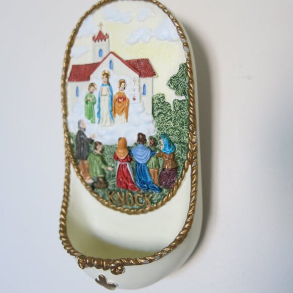 Vintage Hand Painted Carved Virgin Mary of Knock Holy Water Wall Plaque Décor - Picture 7 of 8